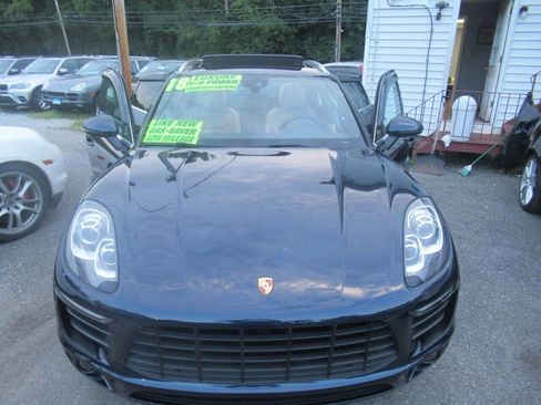 Used 2018 Porsche Macan S image 2