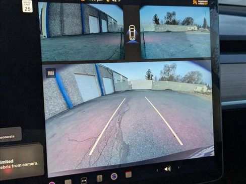 Used 2025 Tesla Model Y Performance image 14