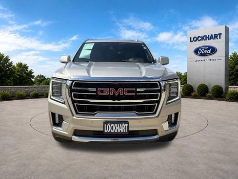 Used 2022 GMC Yukon XL SLT w/ SLT Premium Package AWD/4WD image 2