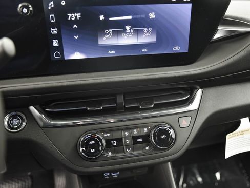 Used 2025 Buick Envista Preferred w/ Convenience I Package image 21