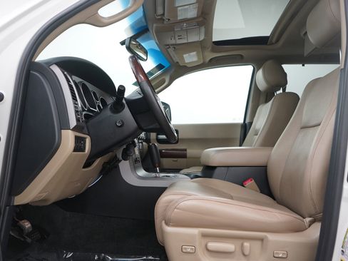 Used 2012 Toyota Sequoia Platinum image 29