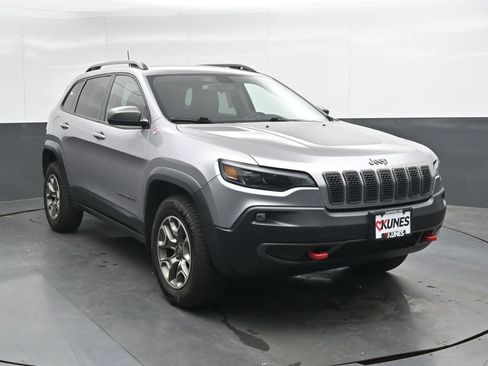 Used 2020 Jeep Cherokee Trailhawk AWD/4WD image 5