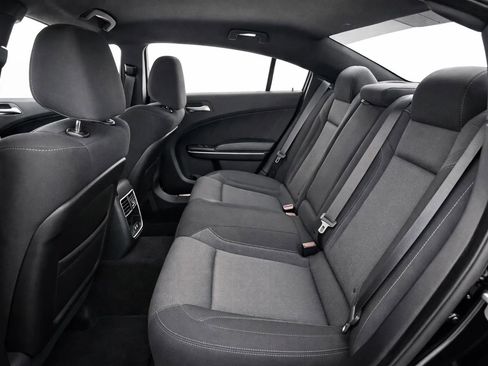 Used 2019 Dodge Charger SXT image 10