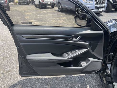 Used 2021 Honda Accord Sport image 14