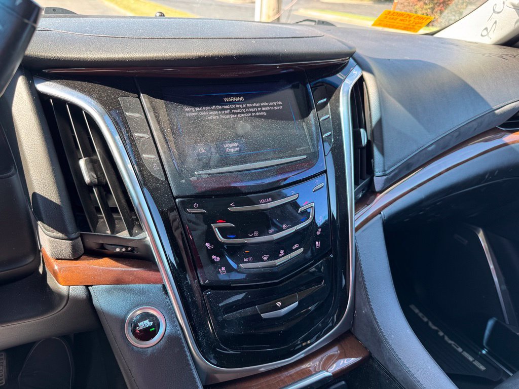Used 2019 Cadillac Escalade Luxury AWD/4WD image 15