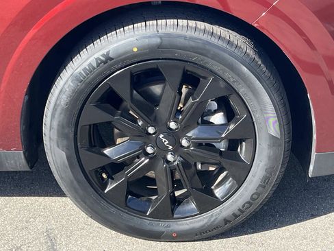 Used 2024 Kia Carnival SX image 32