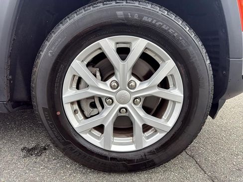 Used 2023 Jeep Grand Cherokee L Limited image 33