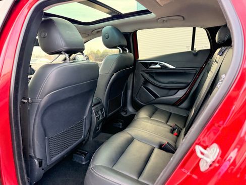 Used 2017 INFINITI QX30 image 22