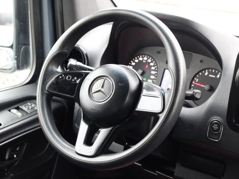 Used 2019 Mercedes-Benz Sprinter 144 image 13