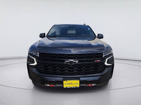 Used 2023 Chevrolet Suburban Z71 w/ Luxury Package AWD/4WD image 3