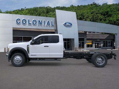 New 2026 Ford F450 XL w/ XL Chrome Package image 3