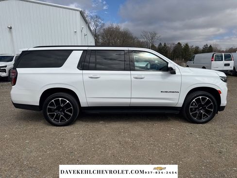 Used 2022 Chevrolet Suburban RST w/ Luxury Package AWD/4WD image 6