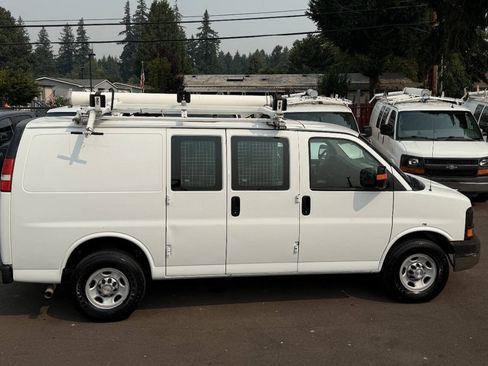 Used 2014 Chevrolet Express 2500 RWD image 6