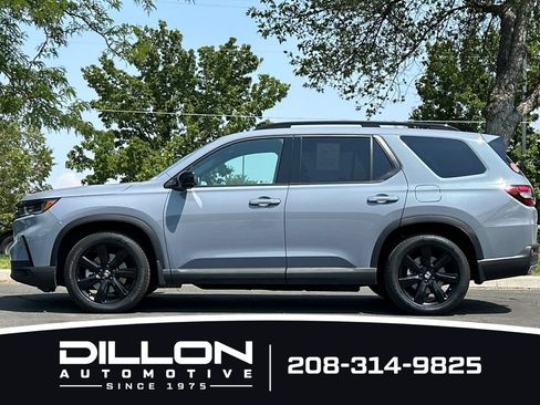 Used 2025 Honda Pilot Black Edition image 10