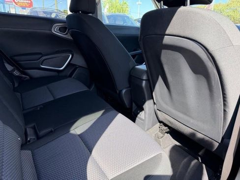 Used 2023 Kia Soul S image 21