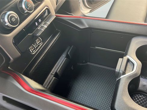 Used 2019 RAM 1500 Rebel image 22