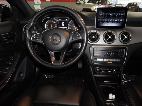 Used 2018 Mercedes-Benz GLA 250 image 12