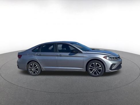 Used 2025 Volkswagen Jetta Sport image 2