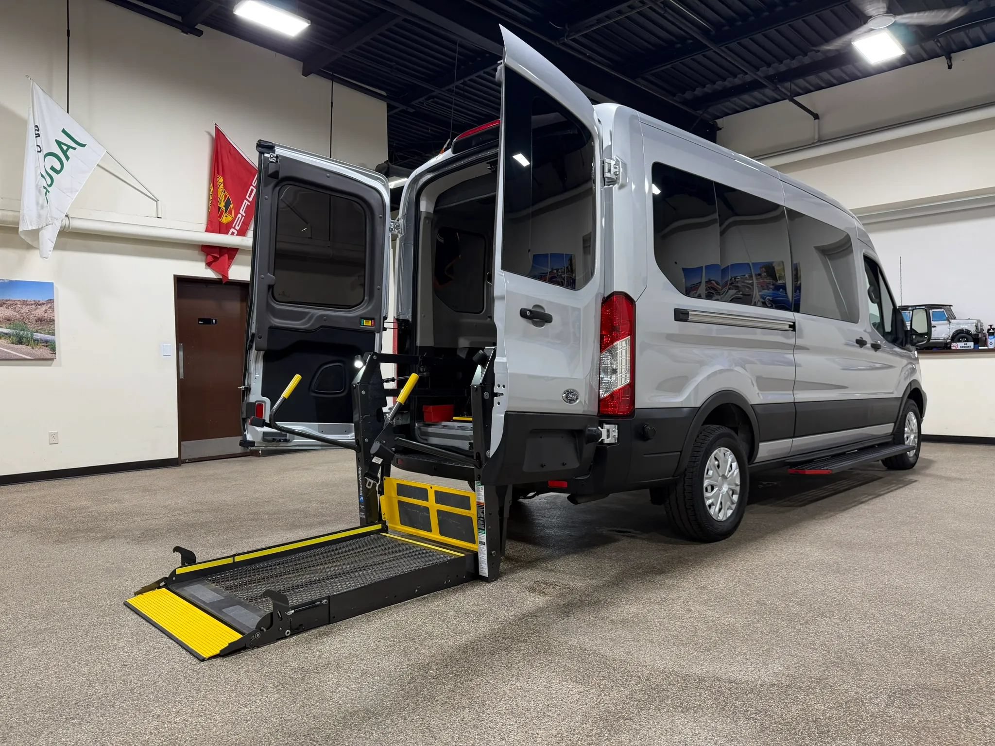 Used 2019 Ford Transit 250 148 Medium Roof RWD image 56