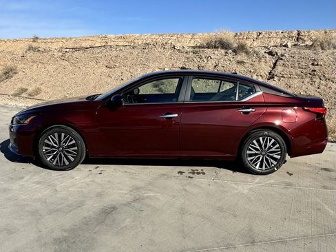 New 2025 Nissan Altima 2.5 SV image 7