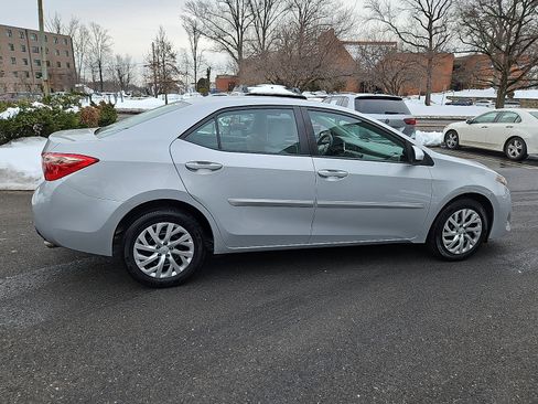 Used 2019 Toyota Corolla LE image 7