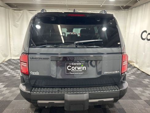 Used 2025 Toyota Land Cruiser image 8