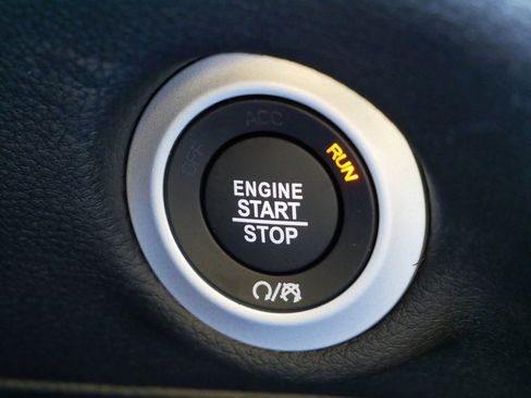 New 2026 Chrysler Pacifica Select image 20