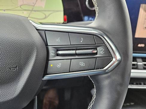 Used 2025 Chevrolet Equinox EV LT image 17