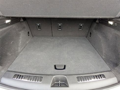 Used 2022 Cadillac XT4 Premium Luxury w/ Enhanced Visibility Package image 6