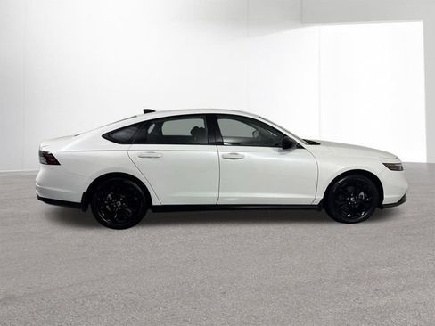 Used 2025 Honda Accord SE image 37