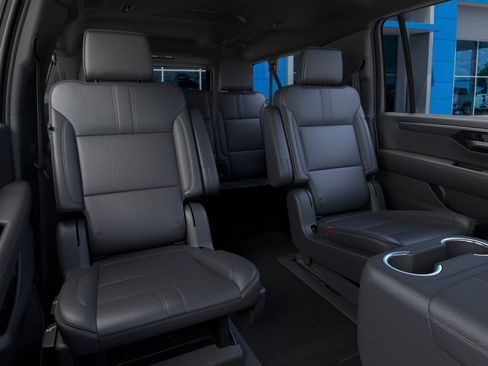 New 2026 Chevrolet Suburban RST RWD image 17