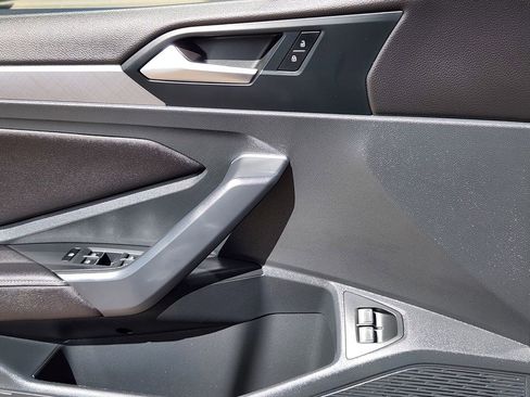 Certified 2023 Volkswagen Jetta SE w/ Panoramic Sunroof Package image 19