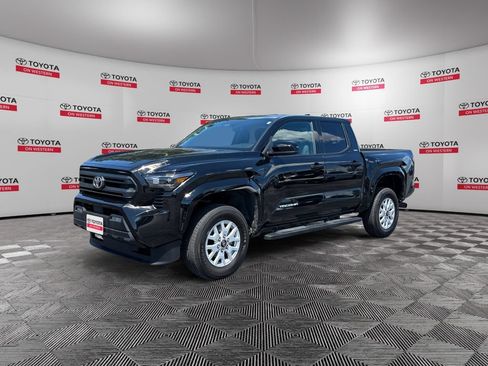 Certified 2025 Toyota Tacoma SR5 AWD/4WD image 1