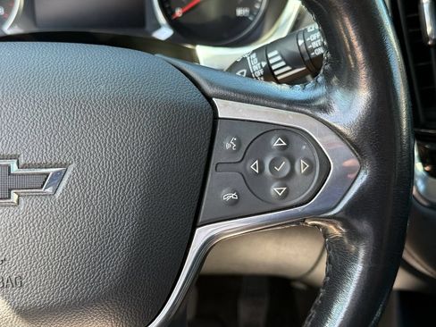 Used 2020 Chevrolet Traverse RS w/ LPO, 'HIT The Road' Package FWD image 29
