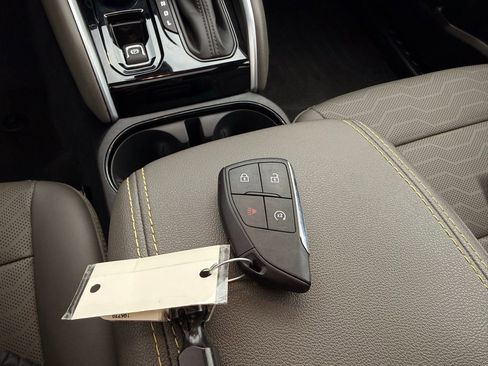 Used 2024 Chevrolet Colorado ZR2 w/ ZR2 Convenience Package III image 55