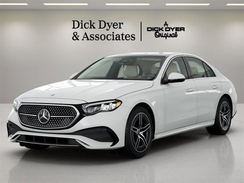 Used 2025 Mercedes-Benz E 350 Sedan image 28