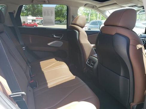 Used 2025 Acura RDX SH-AWD w/ Technology Package image 17