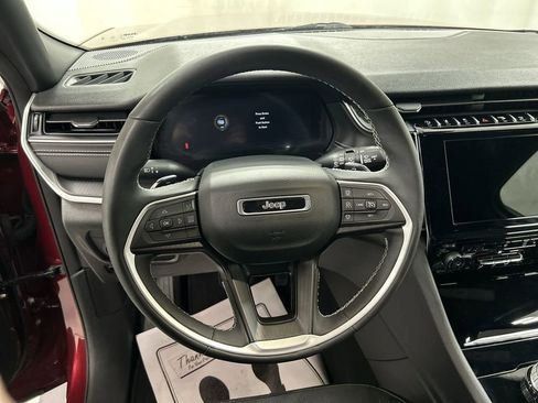 Used 2024 Jeep Grand Cherokee L Altitude image 14