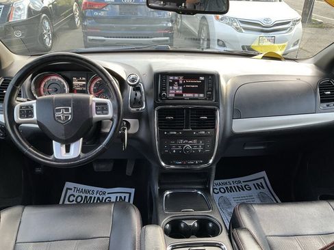 Used 2017 Dodge Grand Caravan GT FWD image 18
