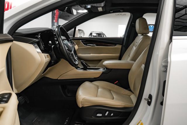 Used 2019 Cadillac XT5 Luxury FWD image 4