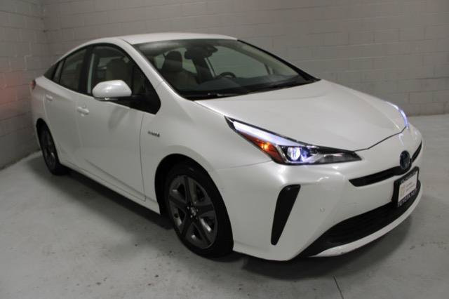 Certified 2021 Toyota Prius XLE FWD image 1