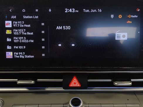Used 2025 Hyundai Elantra SEL FWD image 25