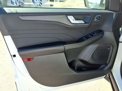 Used 2023 Ford Escape Platinum w/ Premium Technology Package AWD/4WD image 13