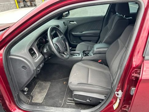 Used 2019 Dodge Charger SXT w/ Blacktop Package RWD image 9