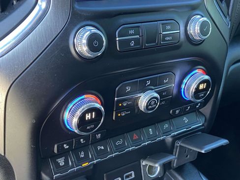 Used 2022 GMC Sierra 2500 Denali w/ Technology Package image 14