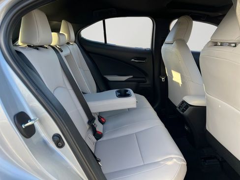 New 2025 Lexus UX 300h AWD image 6