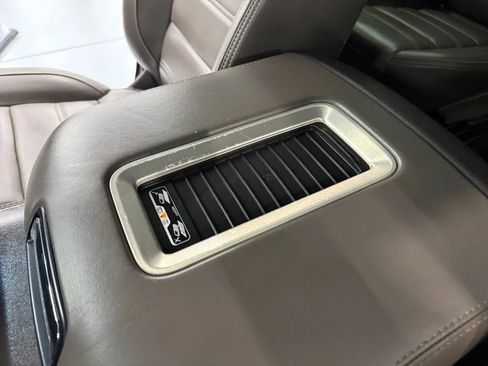 Used 2019 GMC Yukon XL Denali w/ Denali Ultimate Package AWD/4WD image 33