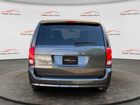 Used 2016 Dodge Grand Caravan SE w/ Quick Order Package 29E SE FWD image 9