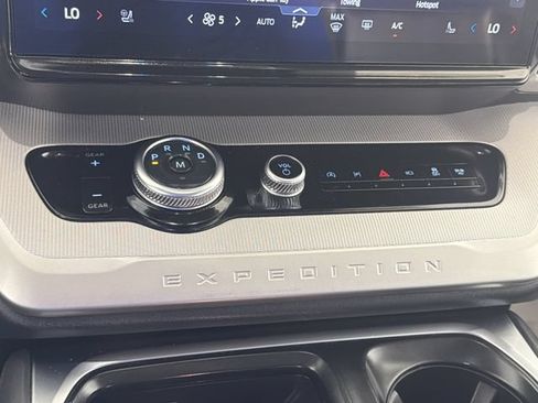 Certified 2025 Ford Expedition Active RWD image 8