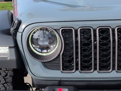 Certified 2024 Jeep Wrangler Unlimited Rubicon AWD/4WD image 9